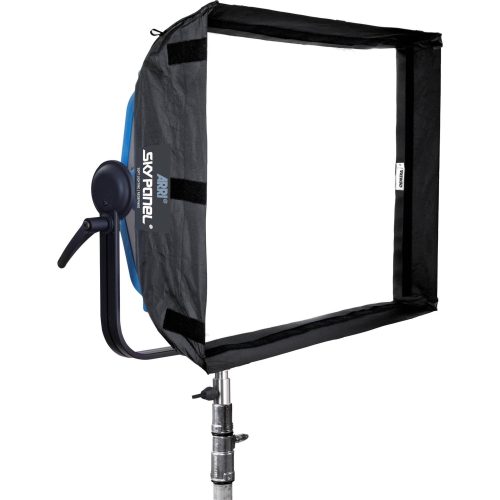 ARRI-SkyPanel-S30-chimera-w-ring-4053