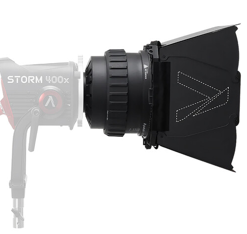 Aputure-CF7-Frensel-w-barndoors-7618