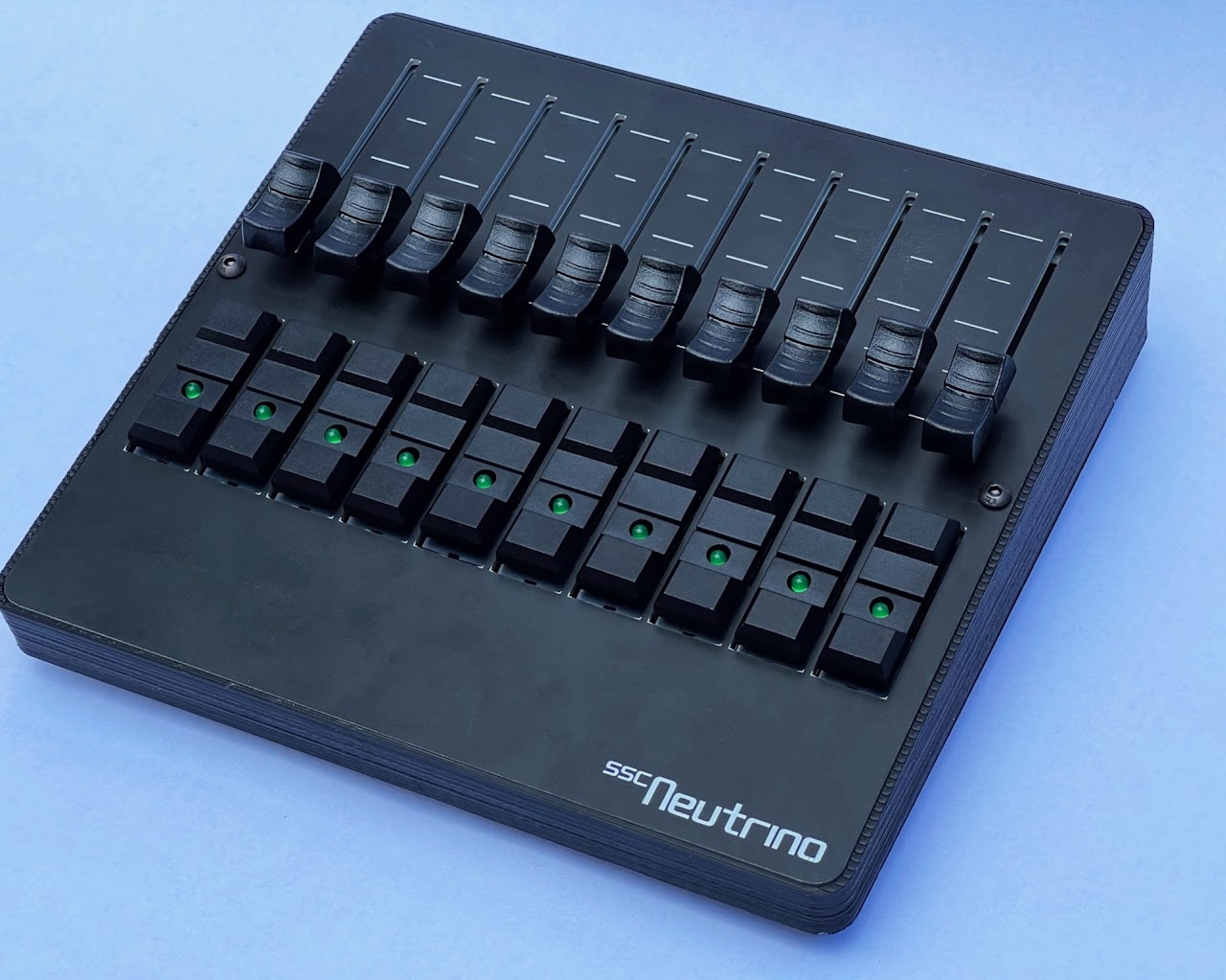 Mini Eos Fader Wing (Subatomic Neutrino™)