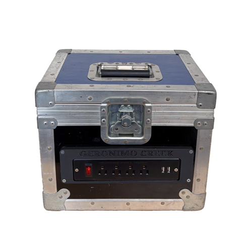 200Ah-silent-UPS-w-LiFePO4-battery-7699